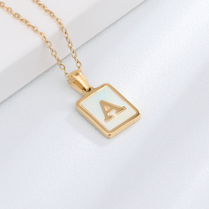Collar Personalizado con Colgante Cuadrado de Letras del Alfabeto en Acero Inoxidable, Varios Estilos, Letras Iniciales en Forma de Concha para Mujer - Product Image 2