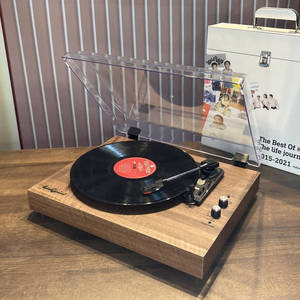 Tourne-disque vinyle rétro avec haut-parleur Bluetooth intégré, système audio HiFi, couvercle anti-poussière en acrylique, plateau en <span class=keywords><strong>bois</strong></span> pour la décoration de la maison - Product Image 3