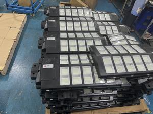 Lampes solaires d'extérieur étanches à détecteur <span class=keywords><strong>de</strong></span> <span class=keywords><strong>mouvement</strong></span> LED, <span class=keywords><strong>lampadaire</strong></span> <span class=keywords><strong>de</strong></span> rue 12000 lumens, lumière du soleil pour jardin, cour, jardinage, projecteur - Product Image 6