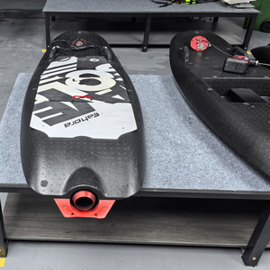Planche de surf électrique motorisée haut de gamme pour adultes, planche à propulsion à jet haute vitesse avec matériau EPP renforcé en fibre de carbone - Product Image 1