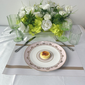 Ensembles de vaisselle en porcelaine osseuse de luxe légère et personnalisée de haute qualité Assiette de présentation rose de style nordique pour table de mariage BLAIS - Product Image 6