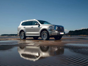 Véhicule tout-terrain électrique à double <span class=keywords><strong>mode</strong></span> 4x4 à 5 places Rugged Comfort Tank 500 Hi4-T - Product Image 2
