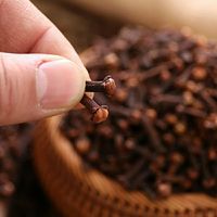 Usine en gros personnalisé à bas prix de haute qualité nouvelle récolte naturelle séchée épices entières clous de girofle