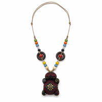 Collier Sachet Tortue en Brocart Zhuang Fait Main, Durable et Tendance, Style Ethnique, Perles en Bois et Céramique Mélangées, Textile Réglable