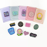 Vente en gros personnalisée de colliers en alliage de zinc métallique avec motifs de personnages de dessins animés mignons, pour la fabrication de badges, épingles en émail souple ou dur, placage or