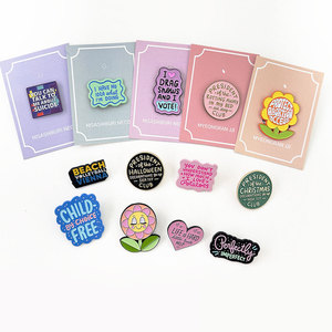 Vente en gros de badges personnalisés en métal, motifs de personnages de dessins animés mignons, épingles de col, badges en émail souple ou dur sur mesure - Product Image 2