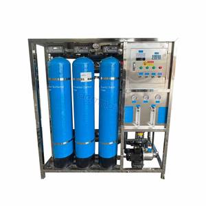 Système de traitement de l'eau par osmose inverse industrielle 3000 LPH à 3 réservoirs pour l'industrie alimentaire - Product Image 1