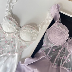 Pigiama da donna in raso traspirante, casual, lunghezza al ginocchio, con finiture lisce, ideale per le stagioni primavera, estate, autunno - Product Image 3