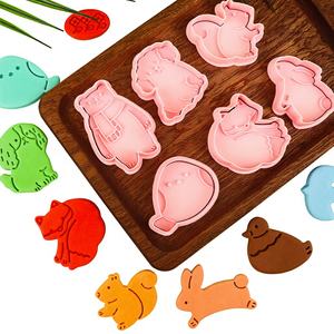 <span class=keywords><strong>Emporte</strong></span>-pièces de la série Animaux d'<span class=keywords><strong>automne</strong></span>, <span class=keywords><strong>emporte</strong></span>-pièces 3D en forme d'oiseau de dessin animé pour la pâte à modeler DIY et la création de biscuits réalistes en relief - Product Image 3