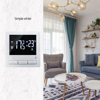 Thermostat WiFi programmable moderne avec compatibilité numérique pour Google Home et Alexa. L'écran LCD facilite le contrôle.