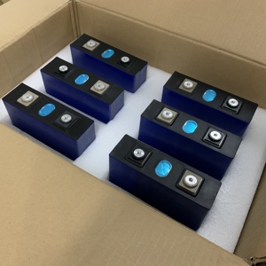 CATL 3.2V 210Ah <span class=keywords><strong>LiFePO4</strong></span> 태양 및 전기 자동차를위한 8000 사이클과 빛나는 깊은 사이클 배터리 팩 - Product Image 3
