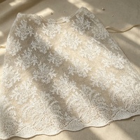 Tissu en coton doux et respirant avec broderie en dentelle, base en maille diamantée, motif floral transparent, léger pour robes de printemps et d'été
