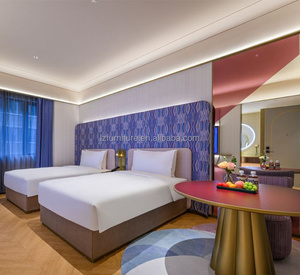 Ensemble de meubles de chambre à coucher contemporain pour hôtel 3 étoiles, taille personnalisable, cadre de lit en bois MDF avec panneau de tête de lit et tables de chevet - Product Image 3