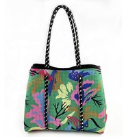 Harga grosir tas jinjing wanita tas pantai berlubang Neoprene desain kustom tas jinjing