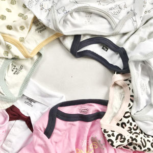 Lots en gros de barboteuses et combinaisons d'été en coton à manches courtes pour bébés garçons et filles, modèles variés et adorables - Product Image 6