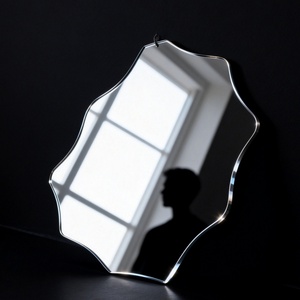 Miroir de salle de bain sans cadre de forme irrégulière, bord biseauté, design galet ou goutte d'eau, décoration murale moderne pour l'intérieur de la maison - Product Image 1