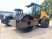 Rouleau compresseur vibrant à tambour unique de 14 tonnes pour la construction routière, avec moteur, pompe, roulement et engrenages (composants essentiels)