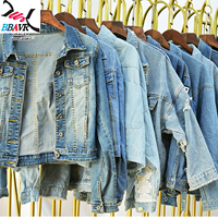 Vestes en jean d'occasion de Dubaï, vêtements usagés en balles, balles de vêtements de seconde main du Royaume-Uni 45kg-50kg
