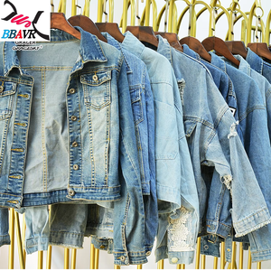 Chaquetas Vaqueras de Segunda Mano en Dubái, Ropa Usada en Pacas, Pacas de Ropa de Segunda Mano del Reino Unido, 45 kg-50 kg - Product Image 1