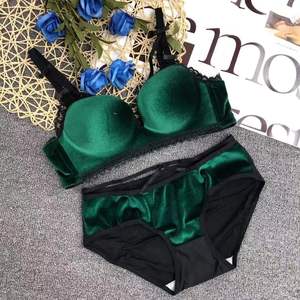 Ensemble soutien-gorge et culotte brodés sans couture une pièce de haute qualité, avec dentelle tendance, rembourré, bonnet trois quarts, sans armatures, grande taille - Product Image 6