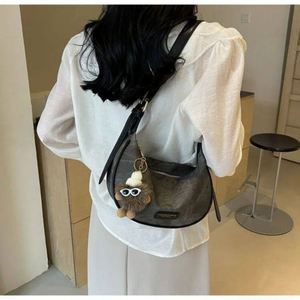 Bolso bandolera retro de gamuza para mujer con correa ancha ajustable - Product Image 4