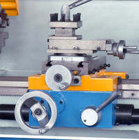 Métal à usage moyen automatique 1100W 220*600 Mini tour Machine tour manuel