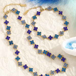 Set di <span class=keywords><strong>Gioielli</strong></span> in Acciaio Inossidabile 316L con Bracciale e Collana a Quadrifoglio con Zirconi, Accessori per Donna - Product Image 4