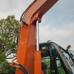 Miniexcavadora Hitachi ZX70-6A Usada a Precio Económico, Cucharón de 0.38m³, Maquinaria de Construcción de Segunda Mano en Stock - Product Image 3