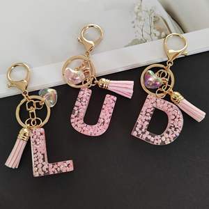 Llavero Creativo y Lindo con Letras Inglesas de la A a la Z, de Aleación de Zinc y Resina, Reutilizable, para Damas y Niñas, Hebilla para <span class=keywords><strong>Bolso</strong></span>, Color Rosa - Product Image 4