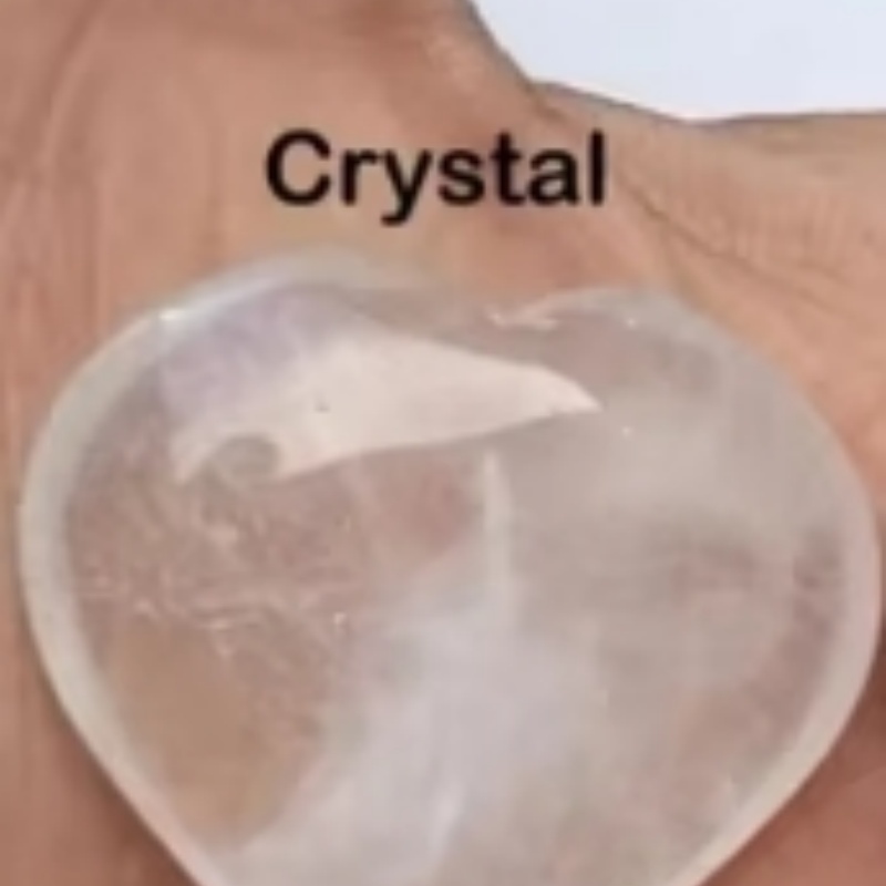 Coeur en cristal de quartz clair