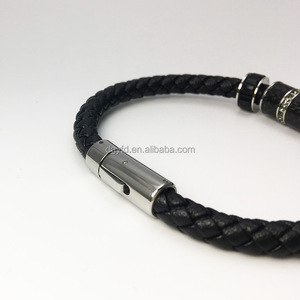 Pulsera personalizada <span class=keywords><strong>de</strong></span> fibra <span class=keywords><strong>de</strong></span> carbono para <span class=keywords><strong>hombre</strong></span>, <span class=keywords><strong>cordón</strong></span> <span class=keywords><strong>de</strong></span> cuero negro, cierre <span class=keywords><strong>de</strong></span> acero inoxidable con joyería <span class=keywords><strong>de</strong></span> circonia cúbica - Product Image 3