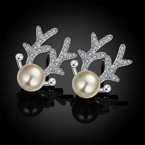 Orecchini a Perno con Corna di Renna, Gioielli Natalizi per Donne, Ideali per Uso Quotidiano e Regalo per Feste - Product Image 3