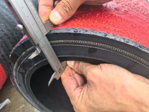 سعر المطاط الأسود بقطر كبير لخدمة قطع المياه المخصصة من المصنع لصرف الشفط الصناعي - Product Image 5