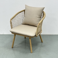 Ensemble de salle à manger de jardin de style moderne et luxueux meubles de patio en rotin pour restaurant et hôtel table et chaises d'extérieur