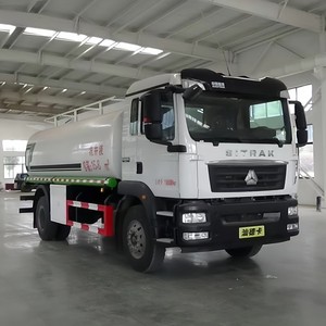 รถบรรทุกน้ำมันดีเซล HOWO 4x2 ขนาด 15000 ลิตร พร้อมปั๊มสำหรับเติมน้ำมันดีเซลและเบนซิน - Product Image 2