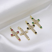 Nouveau produit en gros : Collier pendentif croix en cuivre plaqué or 18 carats avec zircone noire, verte, blanche et rouge, design personnalisé