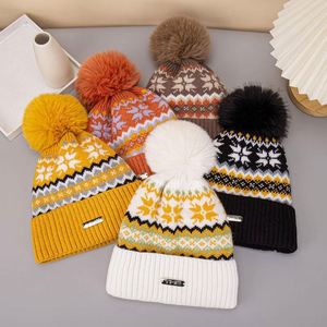 Gorro de Punto Clásico Retro con Pompones para Mujer, Gorro de Invierno Grueso y Cálido con Forro de Piel - Product Image 2