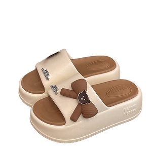 Nouvelle Collection Été – Sandales <span class=keywords><strong>Femme</strong></span> Tendance à Plateforme Épaisse, <span class=keywords><strong>Talon</strong></span> Compensé, Tige en EVA, Motif <span class=keywords><strong>Petit</strong></span> Ours et Nœud, Antidérapantes et Adorables - Product Image 1