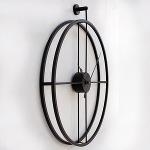 Đồng hồ treo tường tròn trang trí phòng khách bằng sắt nghệ thuật đen đơn giản hiện đại - Product Image 2