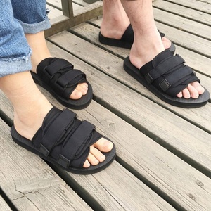 Chaussons pour hommes de créateur de mode, confortables, en cuir souple, sandales plates tendance, tongs décontractées, sandales non plates pour hommes - Product Image 3