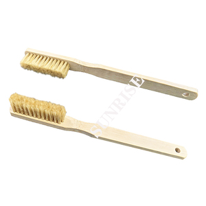 Cepillo de plástico con logotipo personalizado para escalada en Boulder, roca limpia, aspecto de madera - Product Image 6