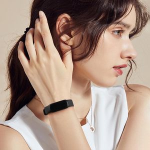 Bracelets de remplacement <span class=keywords><strong>Fitbit</strong></span> Inspire 3 Sport Loop <span class=keywords><strong>pour</strong></span> femmes et hommes, bracelet en silicone souple avec boucle à ardillon - Product Image 2