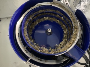 Bát Nạp Rung Với Máy Điều Khiển Vít - Product Image 4