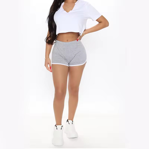 Completo Sportivo Slim da Donna: T-shirt e <span class=keywords><strong>Pantaloncini</strong></span> in Cotone Nero con Stampa Delfino per Jogging e Allenamento - Product Image 5