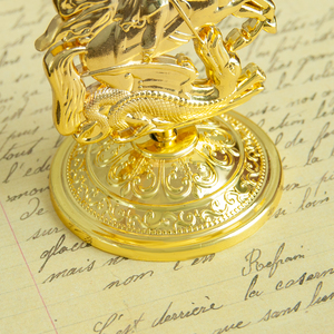 รูปปั้นนักบุญจอร์จกำจัดงู ชุบทอง ของขวัญศาสนาคริสต์สำหรับเทศกาลอีสเตอร์ ตกแต่งบ้าน โบสถ์ โต๊ะ รถยนต์ รูปปั้นศาสนา - Product Image 6