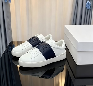 Giày thể thao nam nữ cao cấp, thiết kế thời trang, đế cao, chất liệu lưới thoáng khí, kiểu dáng bất hủ. - Product Image 4