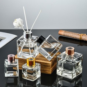 Coloured sậy khuếch tán chai vuông 50ml Rỗng rõ ràng chai cho dầu thơm với hộp và mây - Product Image 2