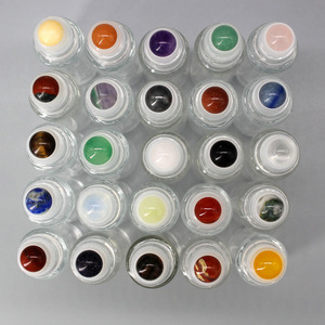 Vente en gros <span class=keywords><strong>2026</strong></span>, flacon en verre d'huile essentielle de 10 ml avec des copeaux de pierres précieuses naturelles à l'intérieur - Product Image 4