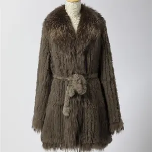 新製品カジュアルプラスサイズウィンターコート女性本物のウサギの毛皮ニットベストアライグマの毛皮の襟の毛皮のコート