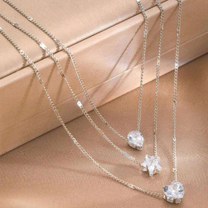 Collar con Colgante de Corazón con Bisel Chapado en Oro para Mujer, Cadena Minimalista, Uso Diario, Cristal - Product Image 4